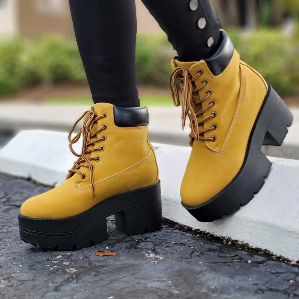 Chunky Heeled Platform Lace up Ankle Boots - Picture 2 of 5